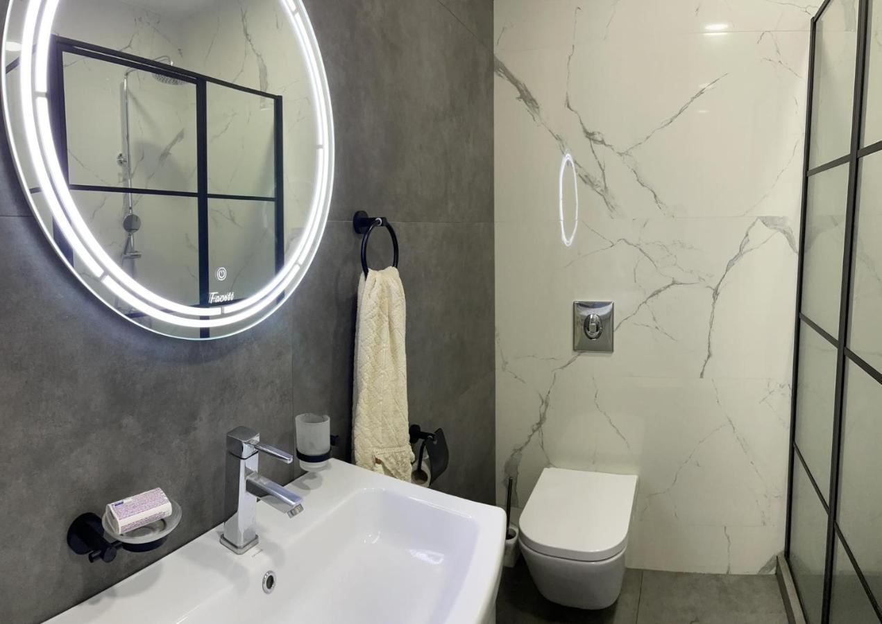 City Centre Apartment Kutaisi Eksteriør bilde