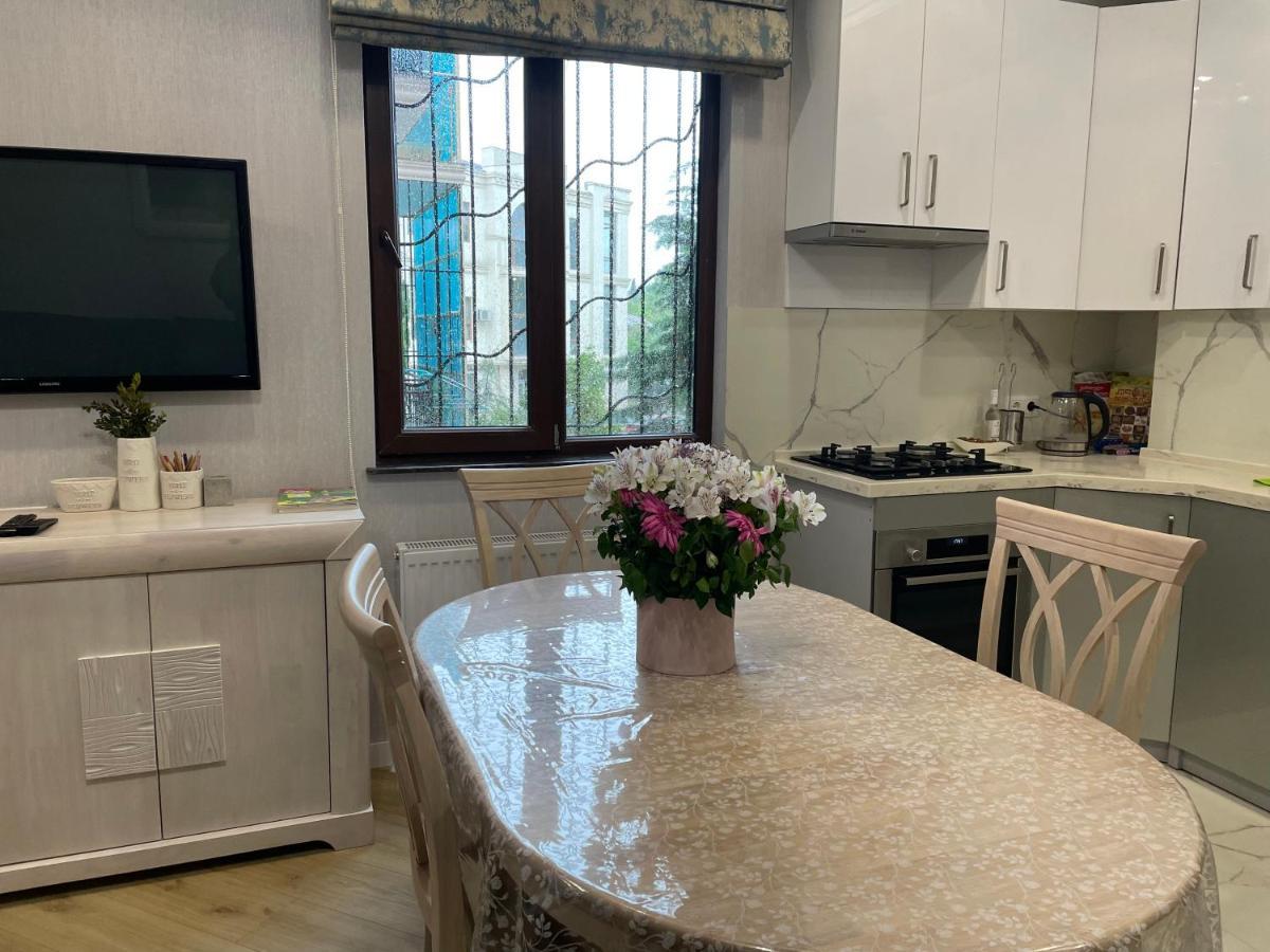City Centre Apartment Kutaisi Eksteriør bilde